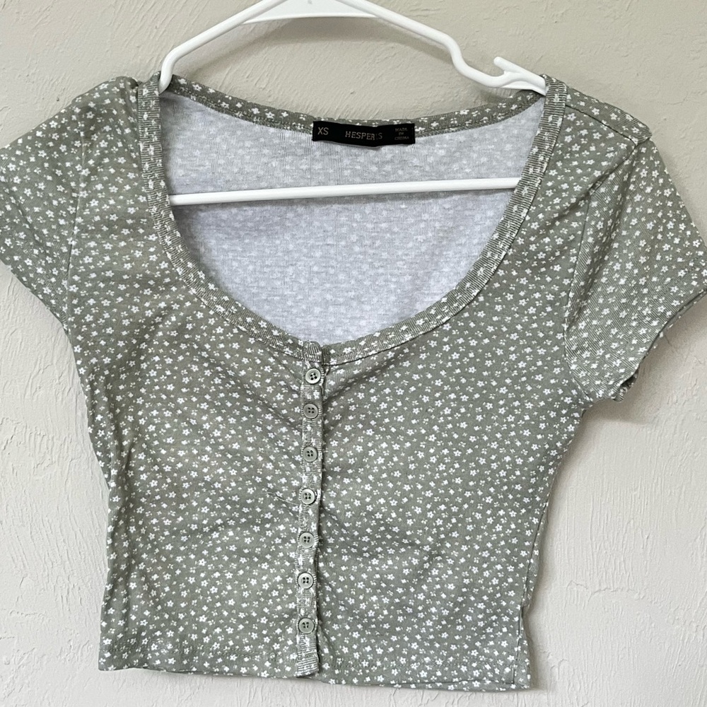 green and white floral baby tee